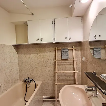 Gioberney By Interhome شقة